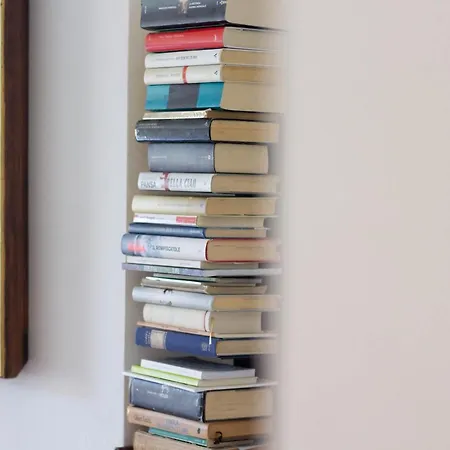 Minerva House ראפאלו